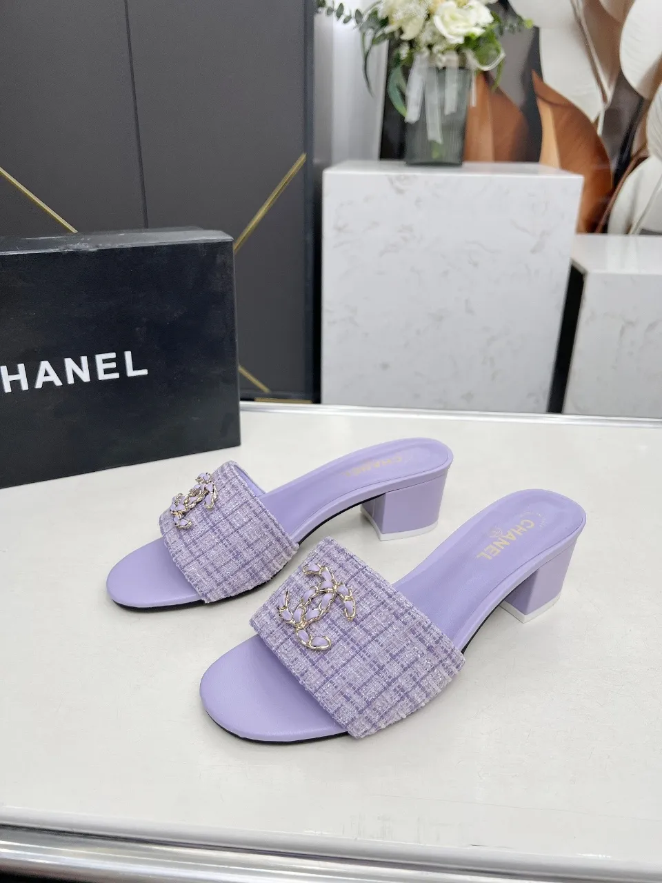 👟👟Ex-factory price 380👟👟 Genuine leather sole +30 chanel Chanel 2024 new slippers🔥🔥 Official website counter, fabric sheepskin, lining sheepskin, foot pad goatskin, 3 colors optional, size 35-42, genuine leather sole +30